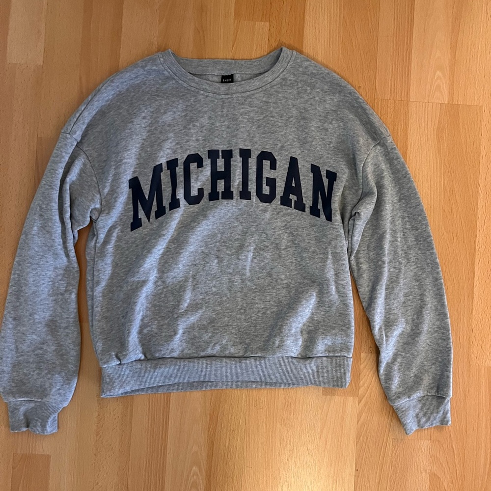 SHEIN Light Gray Sweatshirt